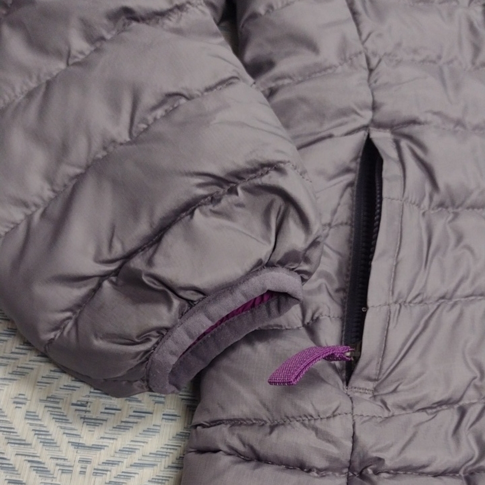 Patagonia Kids Girl Puffer Jacket - Light Gray with Purple Accents - Picture 4 of 15